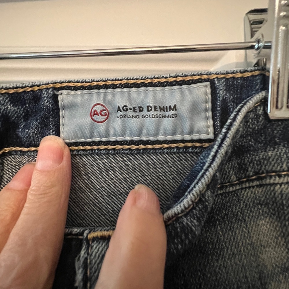 3/$25 AG jeans, The Isabelle, High rise straight crop, Size 28. - Picture 5 of 8
